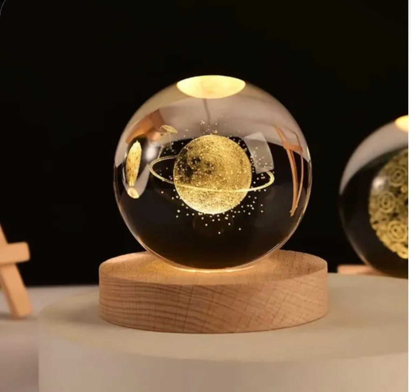 3D Crystal ball lamp with golden glow